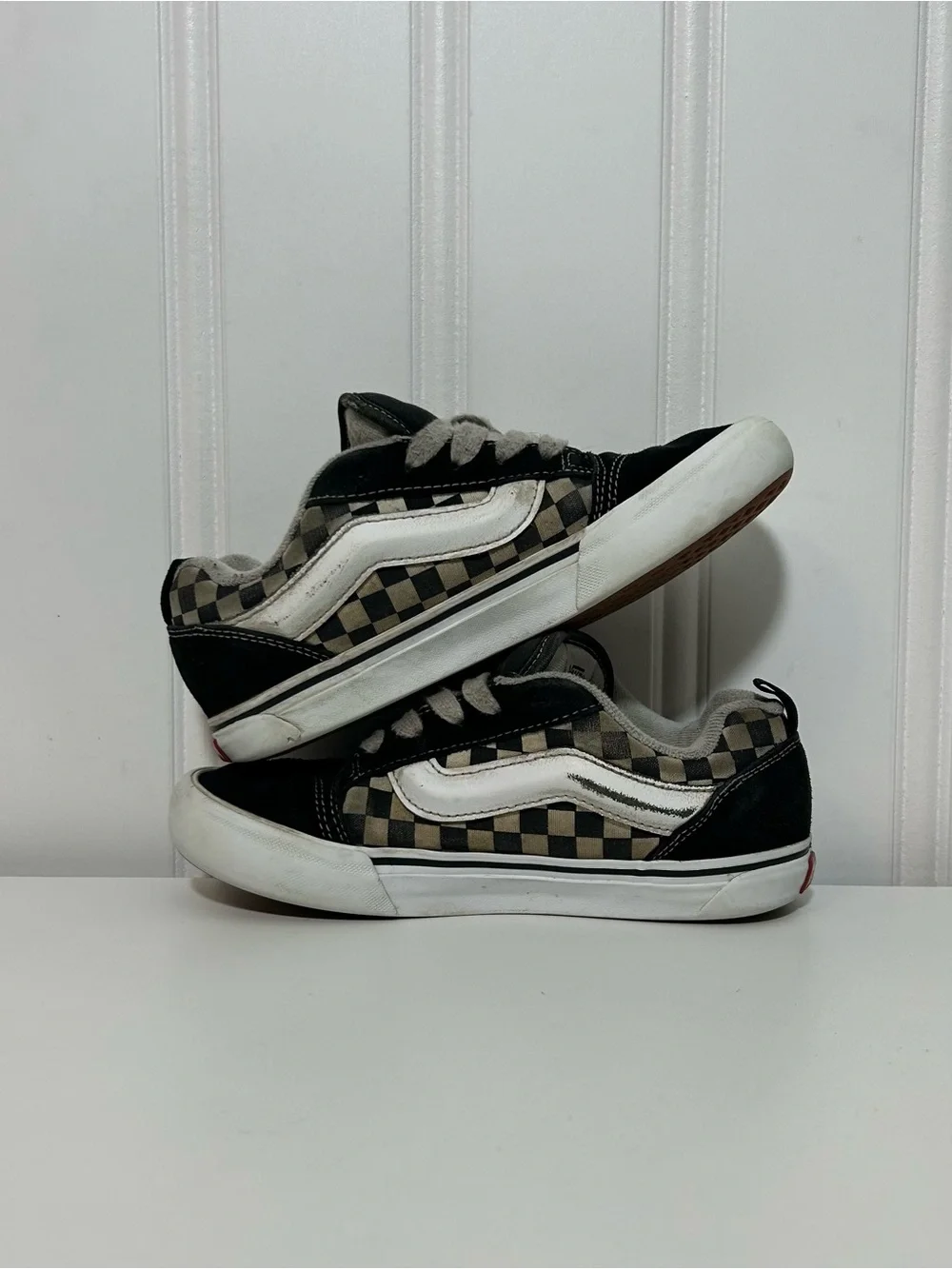 Vans knu skool Kids' Checkerboard Skate Shoes in Black/Beige